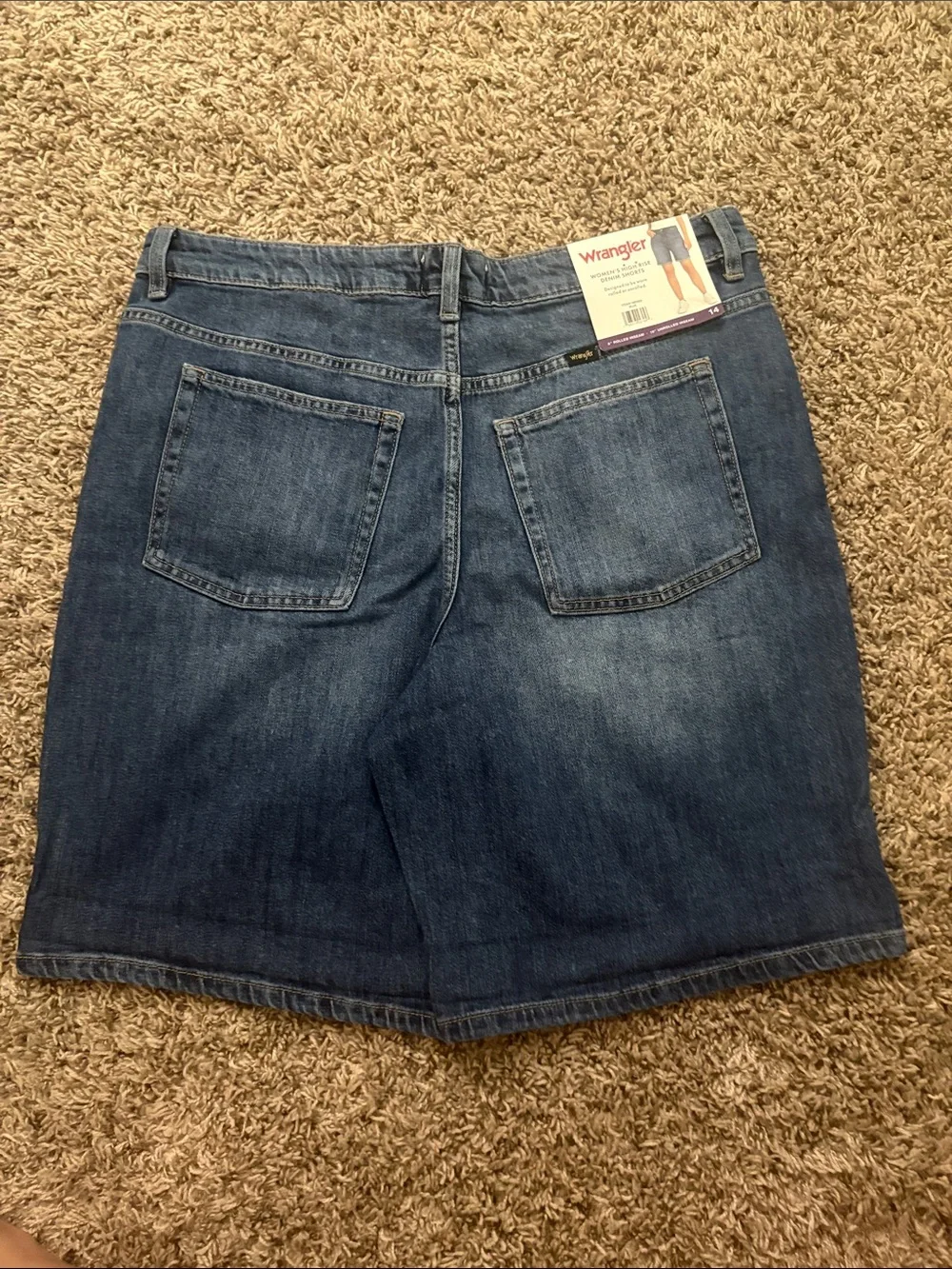 Wrangler High Waist Denim Shorts in Medium Blue